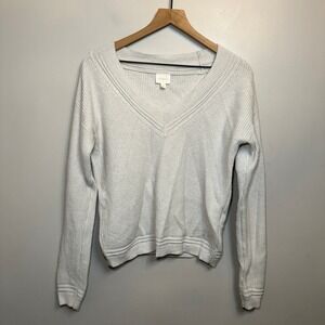 Cyrus Women's Light Gray Ribbed V-Neck Pullover Sweater Top Size Small